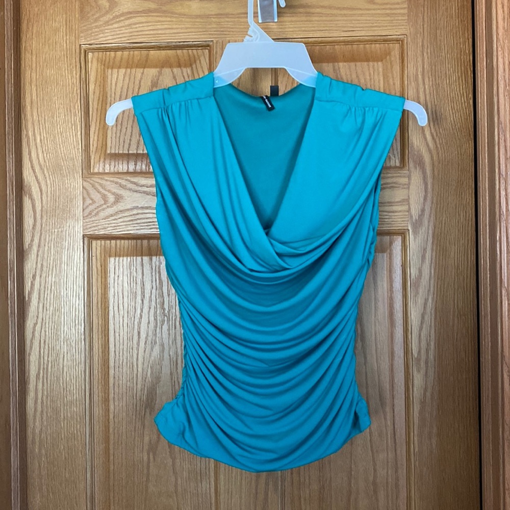 Green fitted top